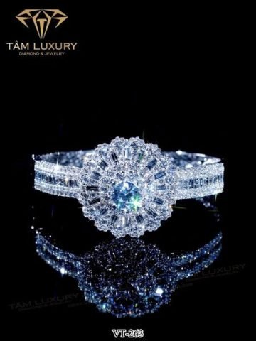 Ý nghĩa DT Luxury vòng tay kim cương