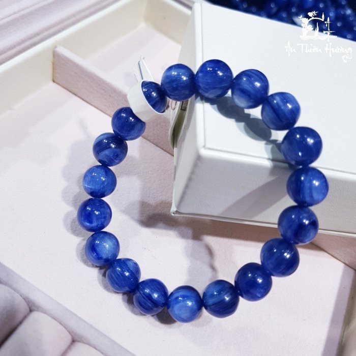 Vòng tay đá Kyanite có khả năng cân bằng năng lượng cơ thể