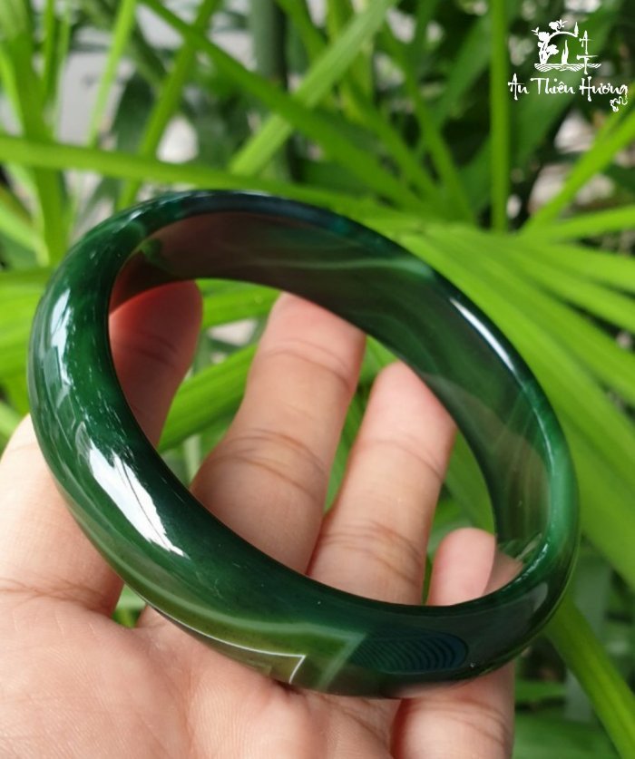 Vòng tay đá Mã Não Xanh mang lại sự bình an và năng lượng tích cực