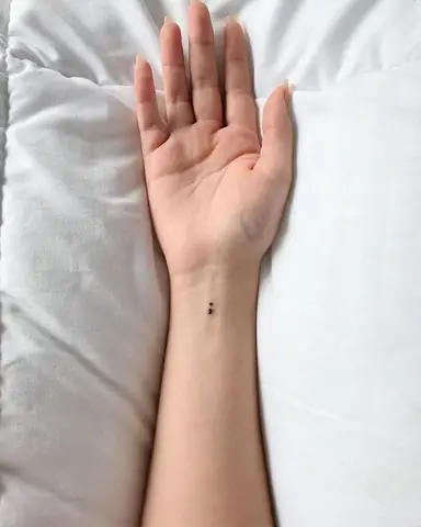 Hình Xăm Dấu Chấm Phẩy