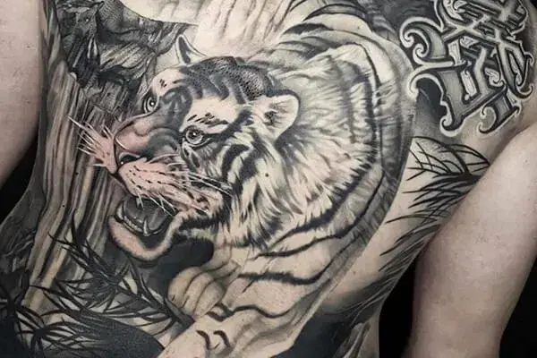 Giải Mã Ý Nghĩa Sâu Xa Của Hình Xăm Bạch Hổ Trong Văn Hóa Phương Đông