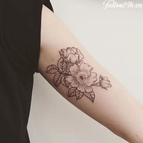 Hình Xăm Hoa Đẹp Ở Cánh Tay