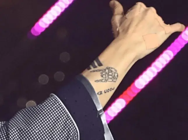 Giải Mã 5 Hình Xăm Mãnh Liệt Mới Tinh Của Jungkook Bts