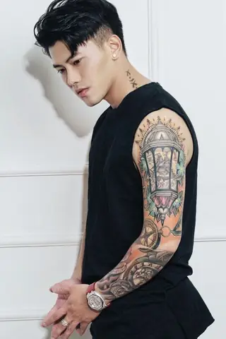 Vì Sao Nam Giới Lại Ưa Chuộng Hình Xăm Tay
