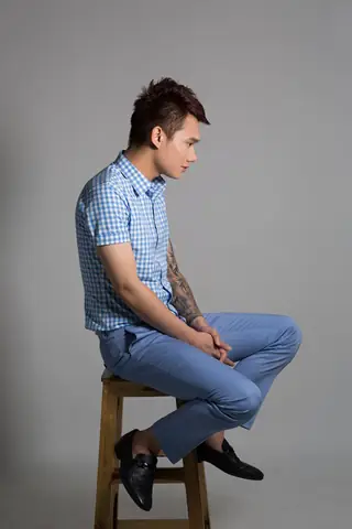 Khắc Việt Khoe Hình Xăm Cây Tre Kín Cánh Tay Trái