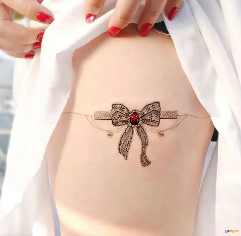 Hình Xăm Chân Nữ Ở Đùi