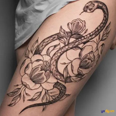 Hình Xăm Chân Nữ Ở Đùi