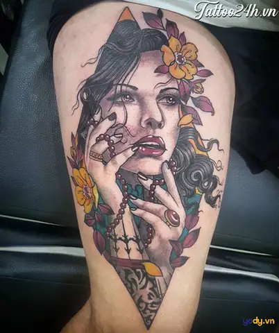 Hình Xăm Chân Nữ Ở Đùi