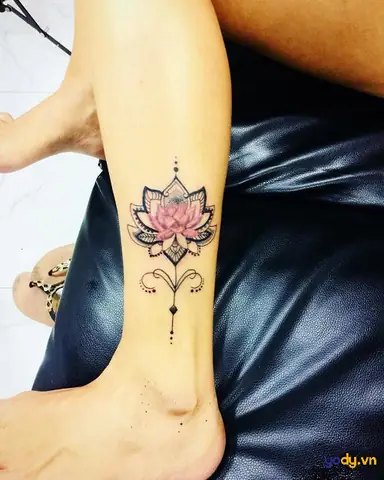 Hình Xăm Cổ Chân Nhật Độc Đáo