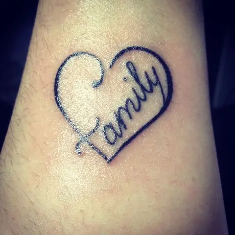Hình Xăm Dán Chữ Family
