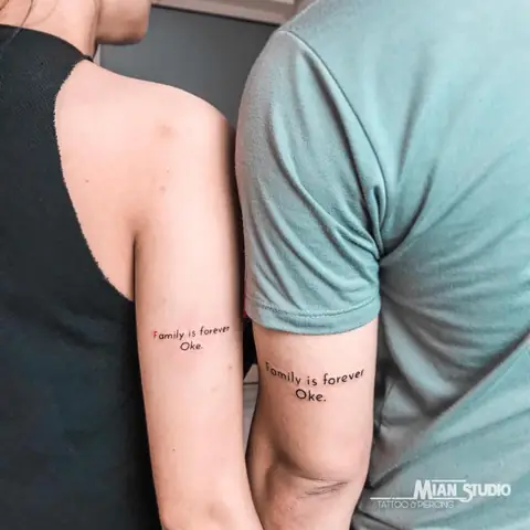 Hình Ảnh Cho Hình Xăm Chữ Family Is Forever Ở Tay: