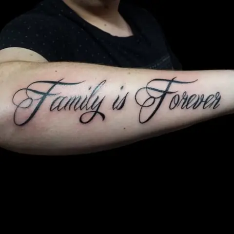 Hình Ảnh Cho Hình Xăm Chữ Family Is Forever Ở Tay: