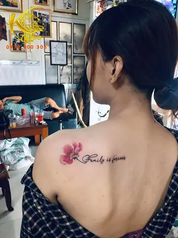 Hình Ảnh Cho Hình Xăm Chữ Family Is Forever Ở Tay: