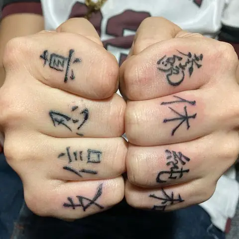 Chi Phí Xăm Hình Chữ Tàu Bao Tiền?