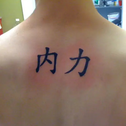 Chi Phí Xăm Hình Chữ Tàu Bao Tiền?