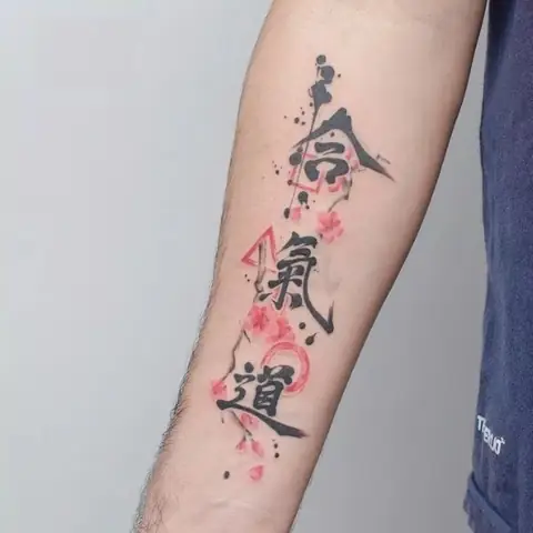 Chi Phí Xăm Hình Chữ Tàu Bao Tiền?