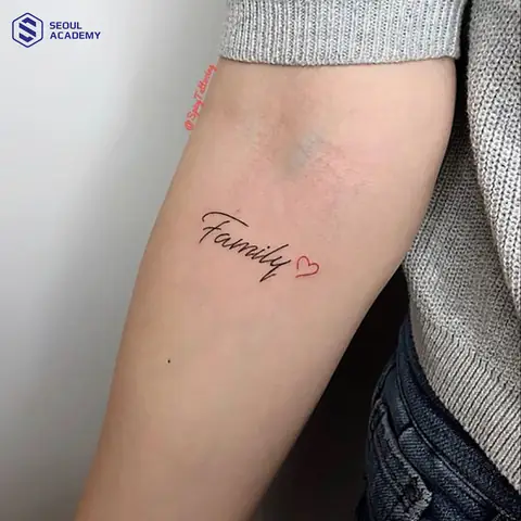 Hình Xăm Chữ “family”