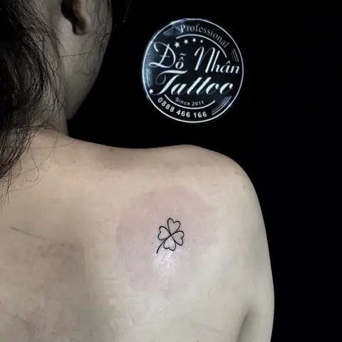 Hình Ảnh Cho Hình Xăm Cỏ 4 La Cổ Tay: Hình Ảnh Cho Hình Xăm Cỏ 4 La Cổ Tay: