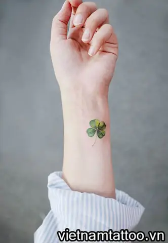 Hình Ảnh Cho Hình Xăm Cỏ 4 La Cổ Tay: Hình Ảnh Cho Hình Xăm Cỏ 4 La Cổ Tay: