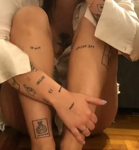 Hình Xăm Cổ Tay Nữ Chất : Mini Tattoos Hình Xăm Cổ Tay Nữ Chất : Mini Tattoos