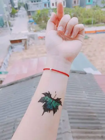 Hình Ảnh Cho Hình Xăm Cổ Tay Nữ Cá Tính: