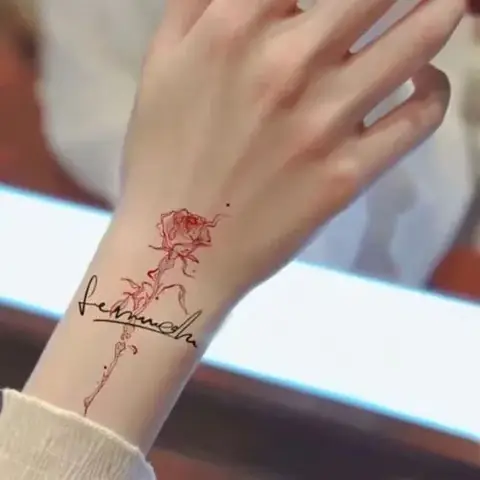 Hình Ảnh Cho Hình Xăm Cổ Tay Nữ Cá Tính: