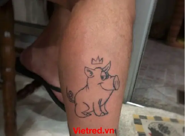 21. Hình Xăm ‘heo Với Vương Miện’
