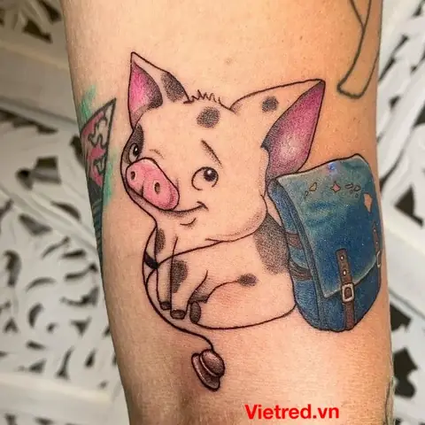 10. Hình Xăm ‘heo Đeo Cặp Balo’