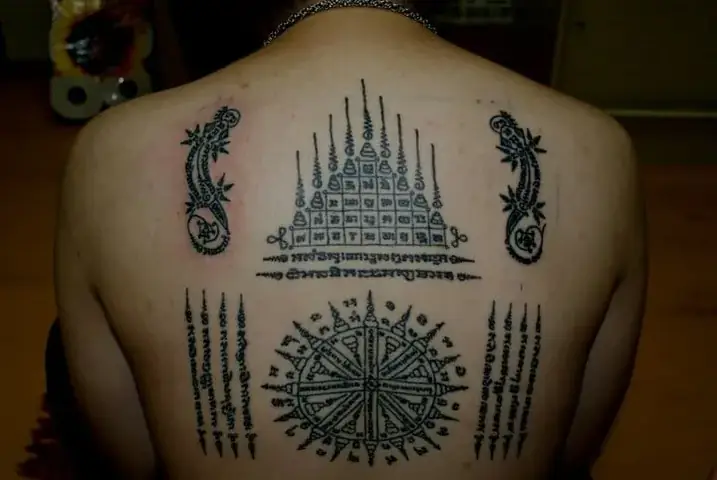 Tattoo Xăm Chữ Thái May Mắn: Bùa Hộ Mệnh Cho Cuộc Sống Bình An