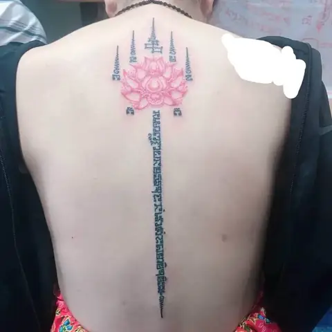 Hình Xăm Hoa Sen Chữ Thái: Sự Hòa Quyện Giữa Vẻ Đẹp Và Ý Nghĩa