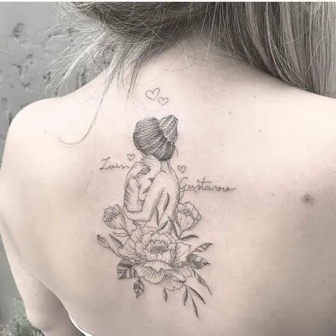 Hình Xăm Mẹ Bồng Con Sau Lưng