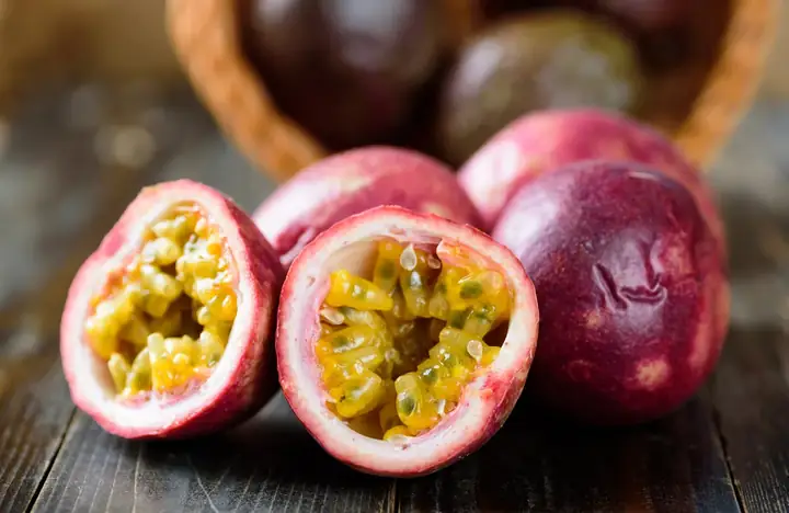 Lợi Ích Của Việc Uống Chanh Dây Thường Xuyên Và Lưu Ý Khi Sử Dụng