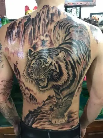 Hình Xăm Hổ Xuống Núi ( Hổ Hạ Sơn )