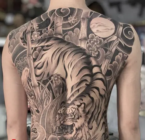 Những Mẫu Hình Xăm Hổ Xuống Núi Đẹp Nhất