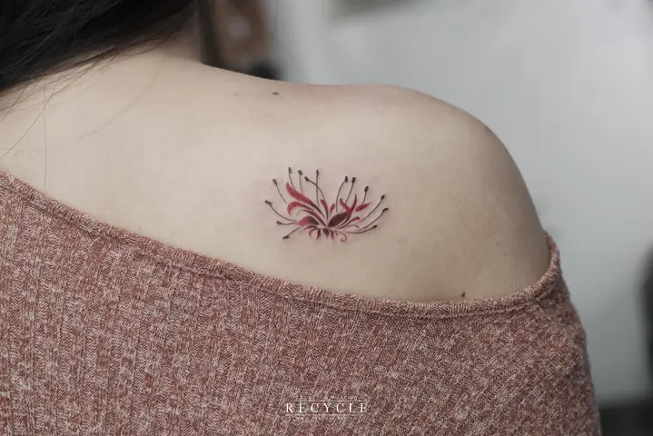 Hình Ảnh Cho Hình Xăm Mini Cho Nữ Hoa Bỉ Ngạn: Hình Ảnh Cho Hình Xăm Mini Cho Nữ Hoa Bỉ Ngạn: