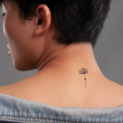 Hình Xăm Hoa Cúc Mini Ở Cổ