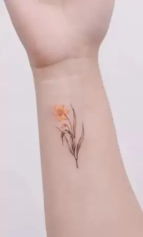 Hình Xăm Hoa Thủy Tiên Vàng