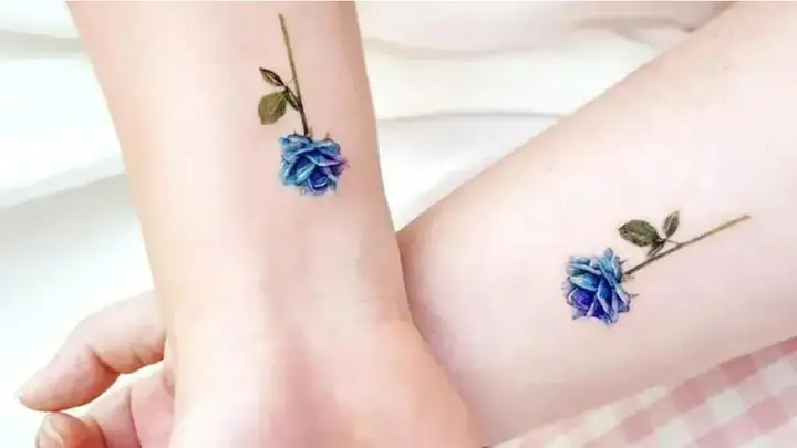 Hình Xăm Hoa Hồng Xanh Tượng Trưng Cho Điều Gì?