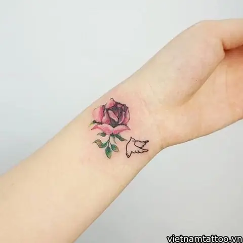 Hình Xăm Hoa Hồng Xanh Tượng Trưng Cho Điều Gì? Hình Xăm Hoa Hồng Xanh Tượng Trưng Cho Điều Gì?
