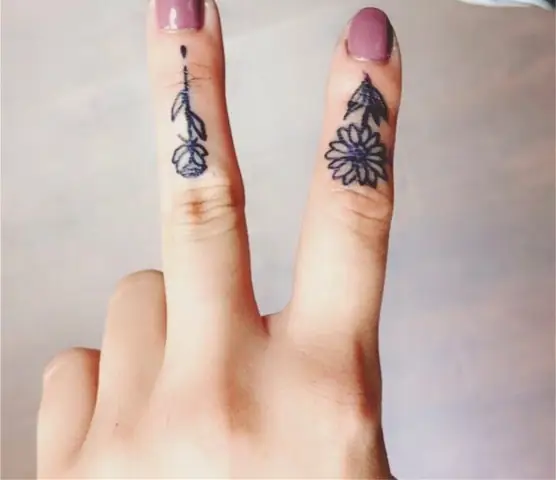 Hình Xăm Hoa Hướng Dương Mini Ở Ngón Tay