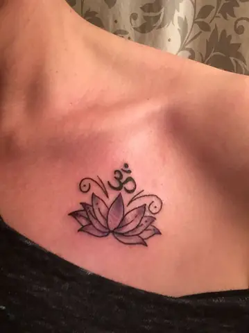 Hình Xăm Hoa Sen Và Chữ Om (trong Om Mani Pad Me Hum)