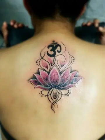 Hình Xăm Hoa Sen Và Chữ Om (trong Om Mani Pad Me Hum)