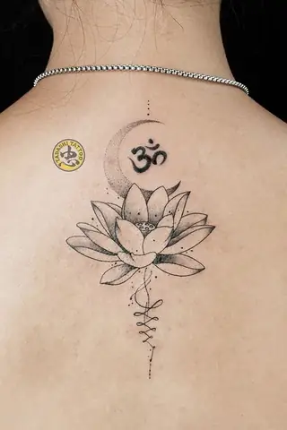 Hình Xăm Hoa Sen Và Chữ Om (trong Om Mani Pad Me Hum)