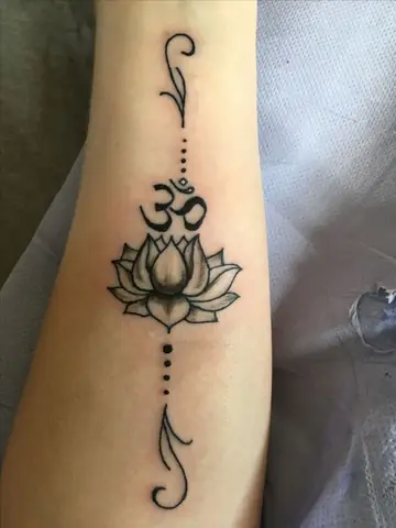 Hình Xăm Hoa Sen Và Chữ Om (trong Om Mani Pad Me Hum)