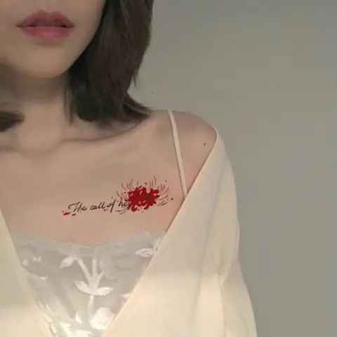 50+ Mẫu Hình Xăm Hoa Bỉ Ngạn Ở Xương Quai Xanh Vừa Tinh Tế Vừa Ấn Tượng