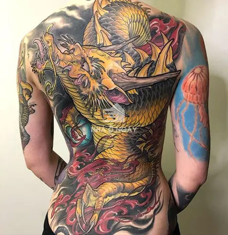Hình Xăm Châu Á Kín Lưng