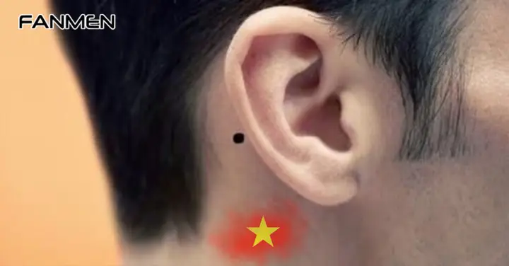 Hình Xăm Lá Cờ Việt Nam Ở Sau Tai