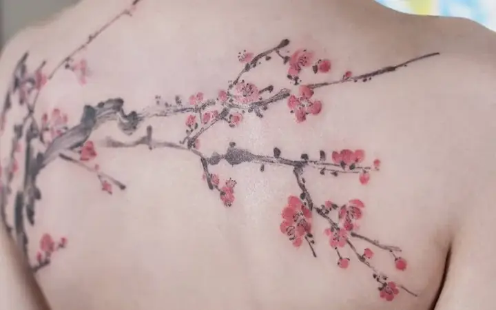 Các Mẫu Hình Xăm Lưng Đẹp Cho Nữ Các Mẫu Hình Xăm Lưng Đẹp Cho Nữ