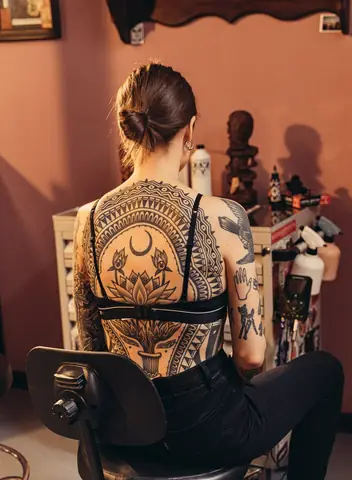 Những Hình Xăm Mang Ý Nghĩa Mạnh Mẽ Cho Nữ