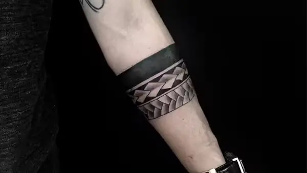 Hình Xăm Vòng Tay Maori
